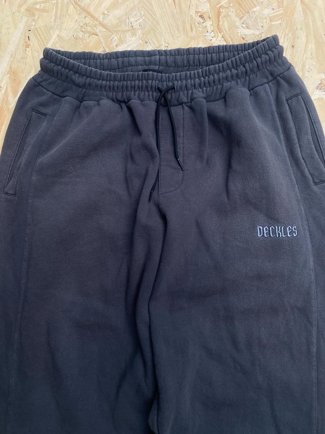 Vista 2 de Buzo Baggy DECKLES