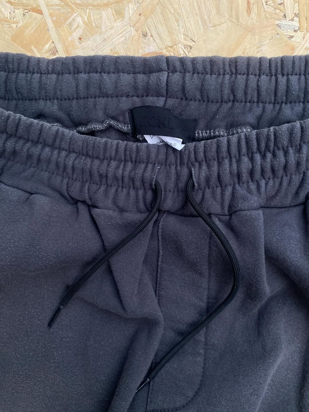 Vista 3 de Buzo Baggy DECKLES