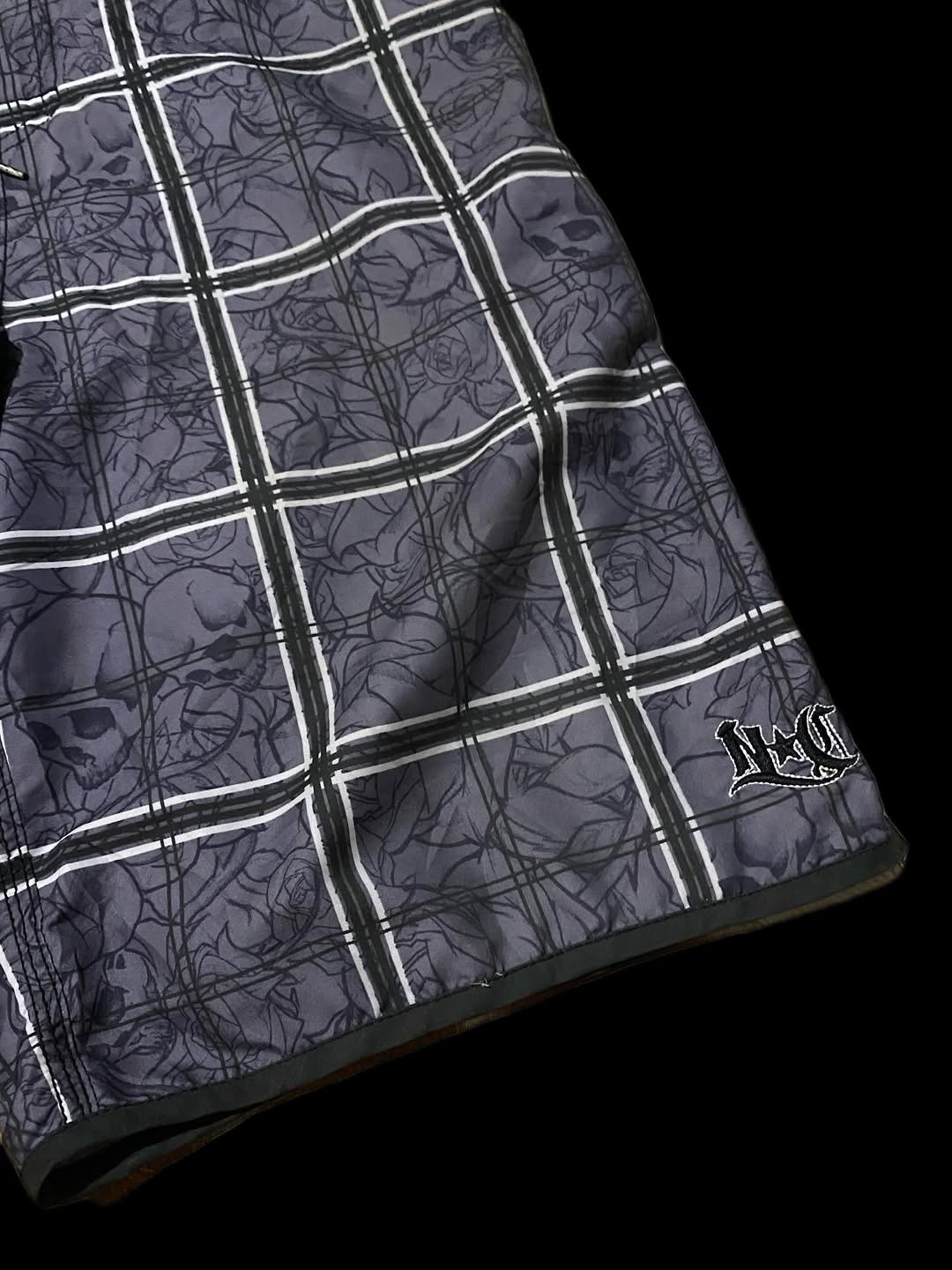 Vista 4 de Short Y2k calavera