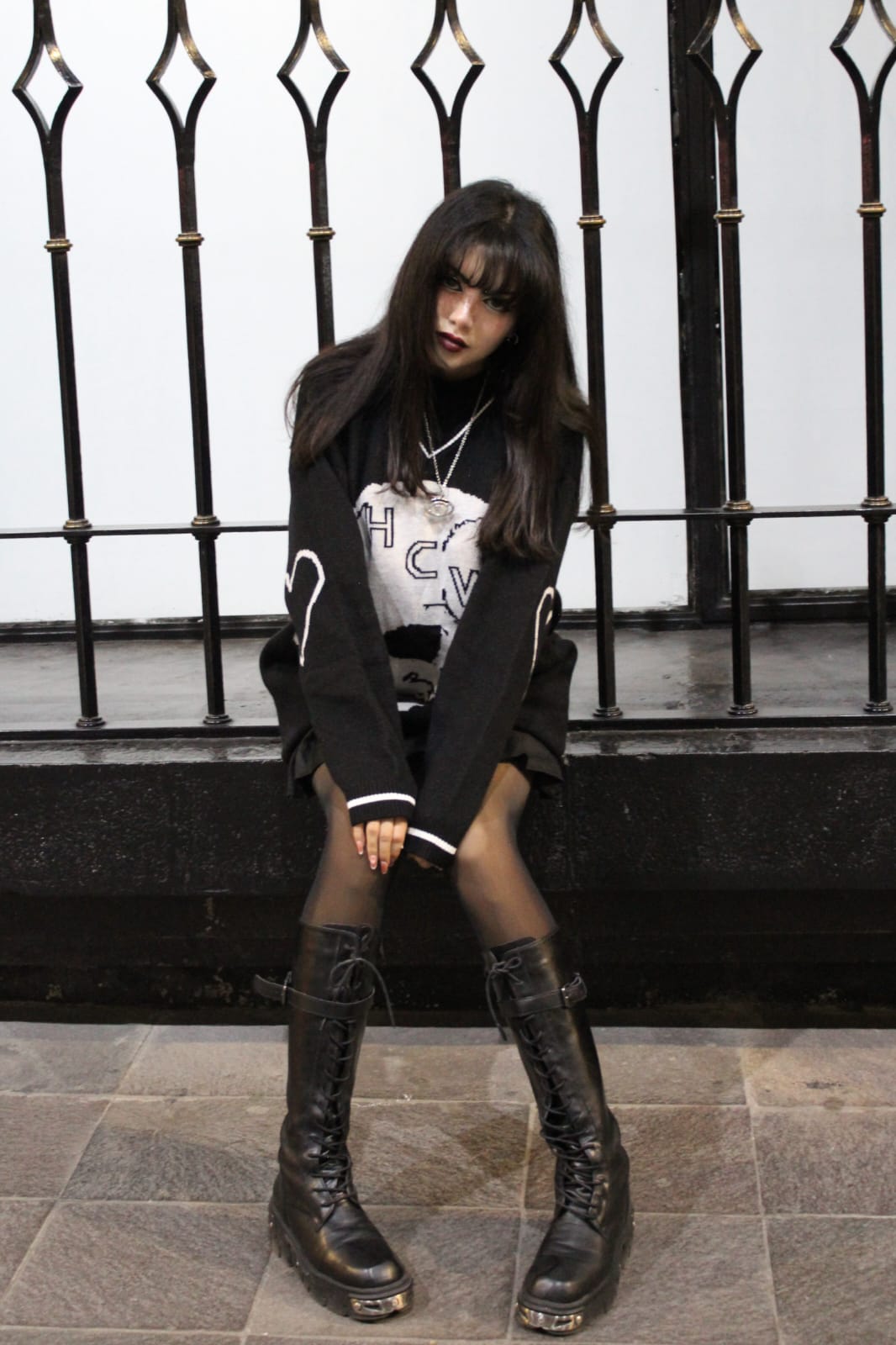 Suéter Craneo V (bajo cardigan)